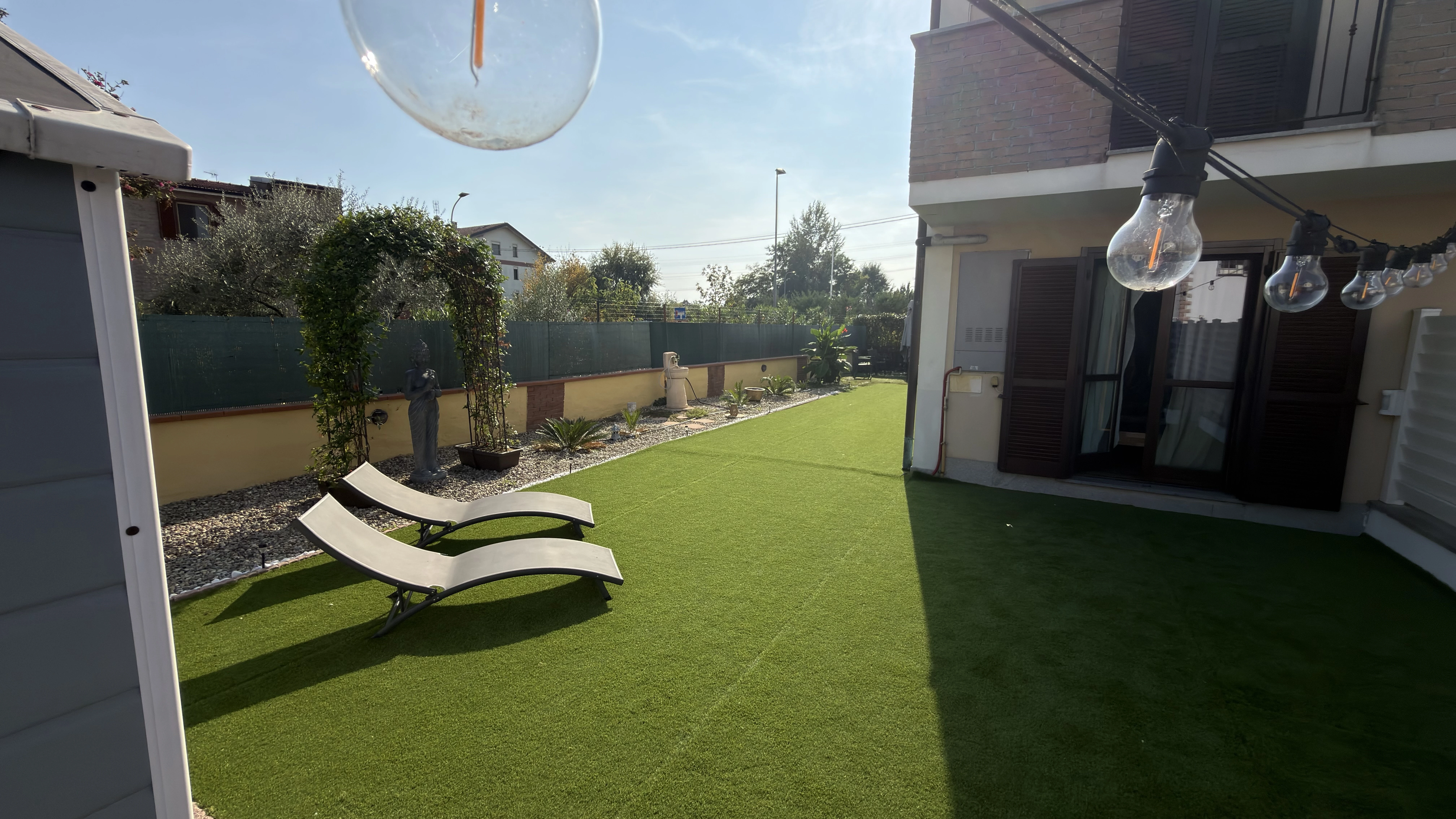 Area relax esterna dello studio Pilates